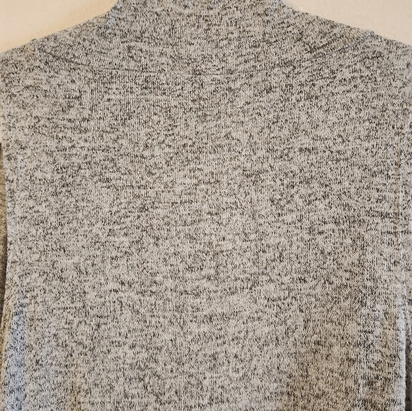 Olivia Sky Long Open Front Gray Shawl Sweater Women's Size M Soft Poncho Shrug - Picture 6 of 10